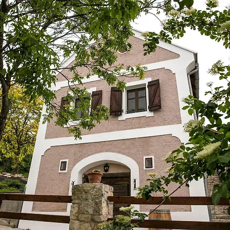 Villa Gella Kuria