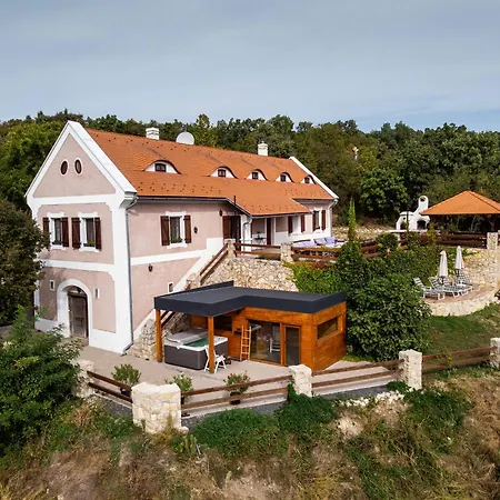 Villa Gella Kuria *